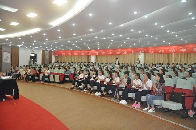 烏魯木齊職業(yè)大學(xué)近400名師生參加啟動儀式.JPG